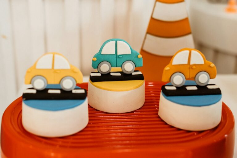 Photo magnetic-powered cars